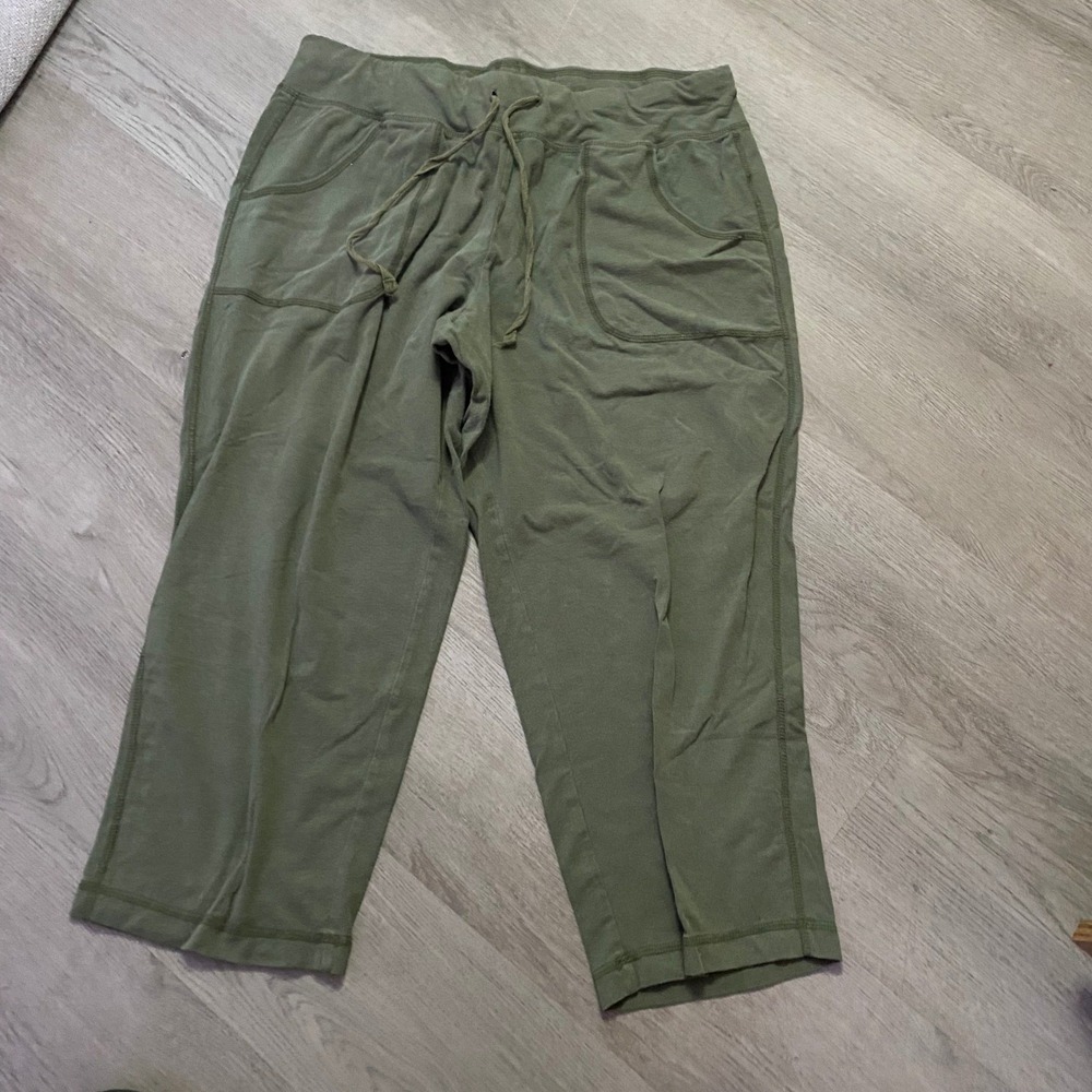 Athletic Works Capri Pants Women Large L 12-14 Green Wide Leg Drawstring Knit
